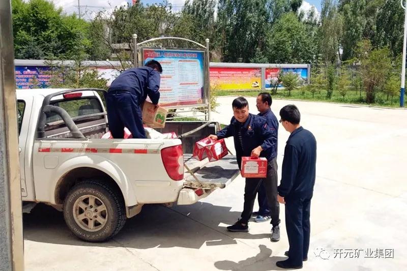 一家親│興海銅鑫慰問(wèn)部隊(duì)官兵，共話軍企團(tuán)結(jié)魚水情